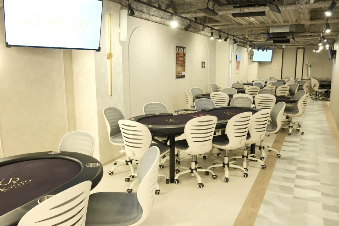 KYOTO de POKERの店内